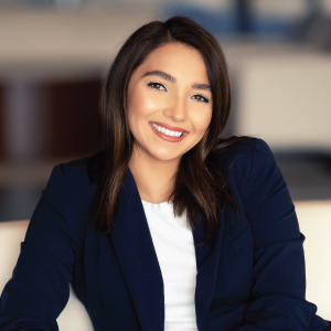 Laine Lyons Headshot